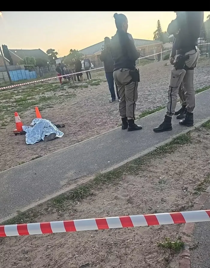 ‘DIT LYK ALMAL HET ‘N GUN’ – Mense vra where all these guns are coming from as bodies pile up