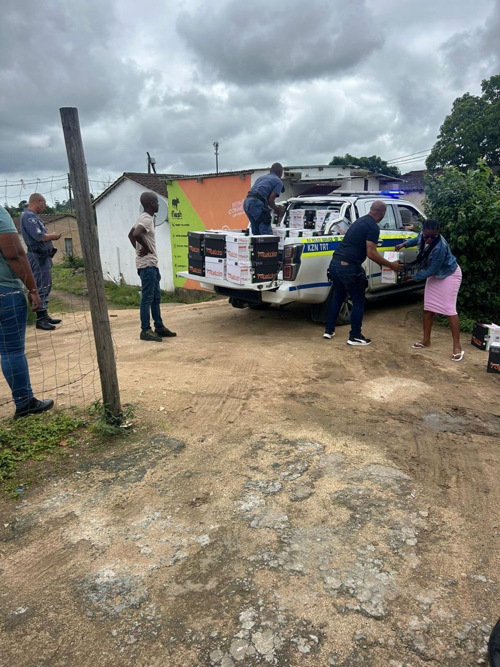 SAPS Amanzimtoti foils schools’ stationery theft