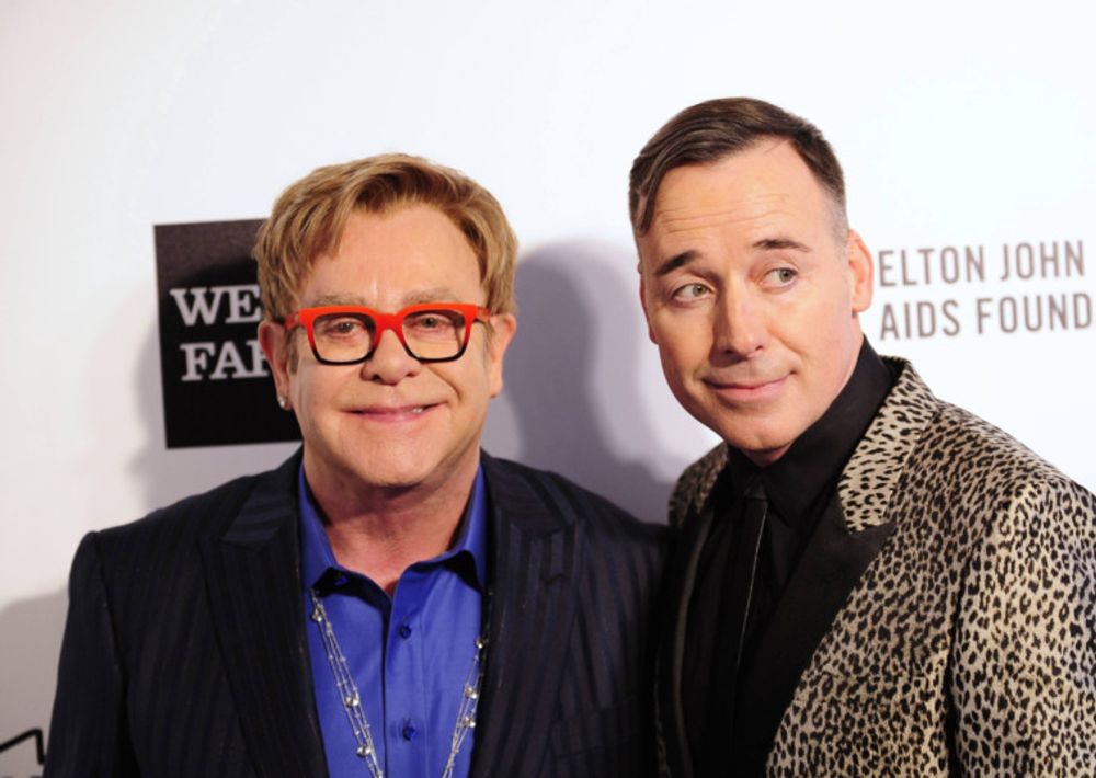 Stars support Elton in D&G war