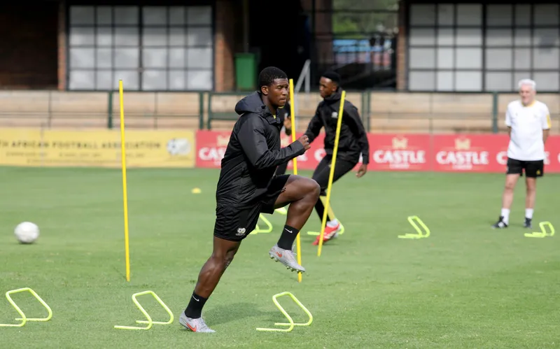 UHugo Broos ukuxolisele akuthethe ngoMbekezeli Mbokazi kwiveki ephelileyo