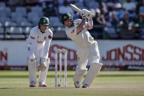 Proteas left to toil as Inglis and Carey put Australia in the driving seat at Newlands