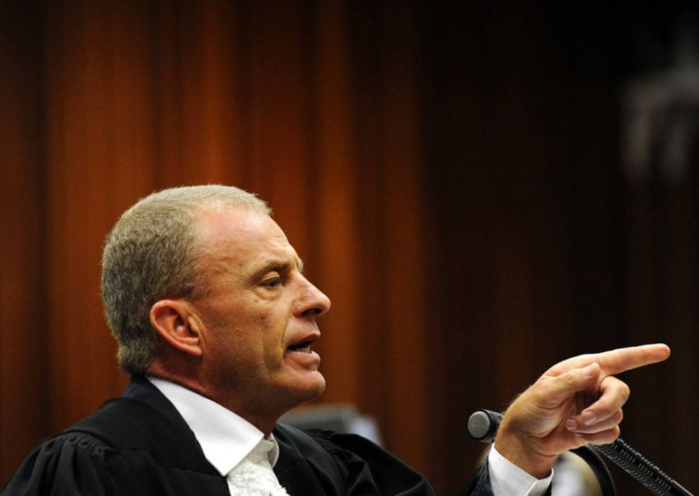 Gerrie Nel teaches kids wrestling