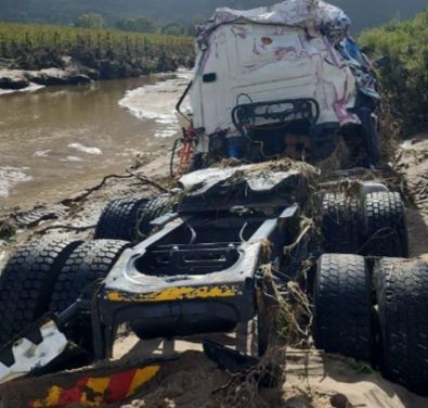 PICS | Desperate search continues for Durban driver swept away in Cape Town floods
