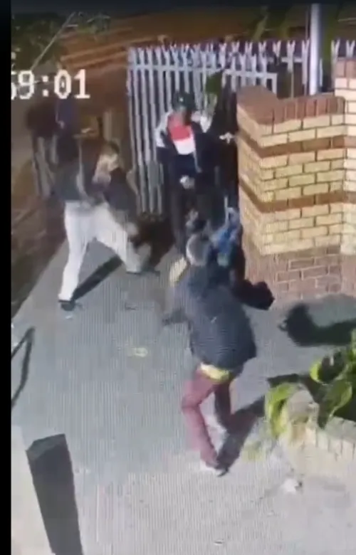 Video shows axe attack on police officer near Delft Police Station