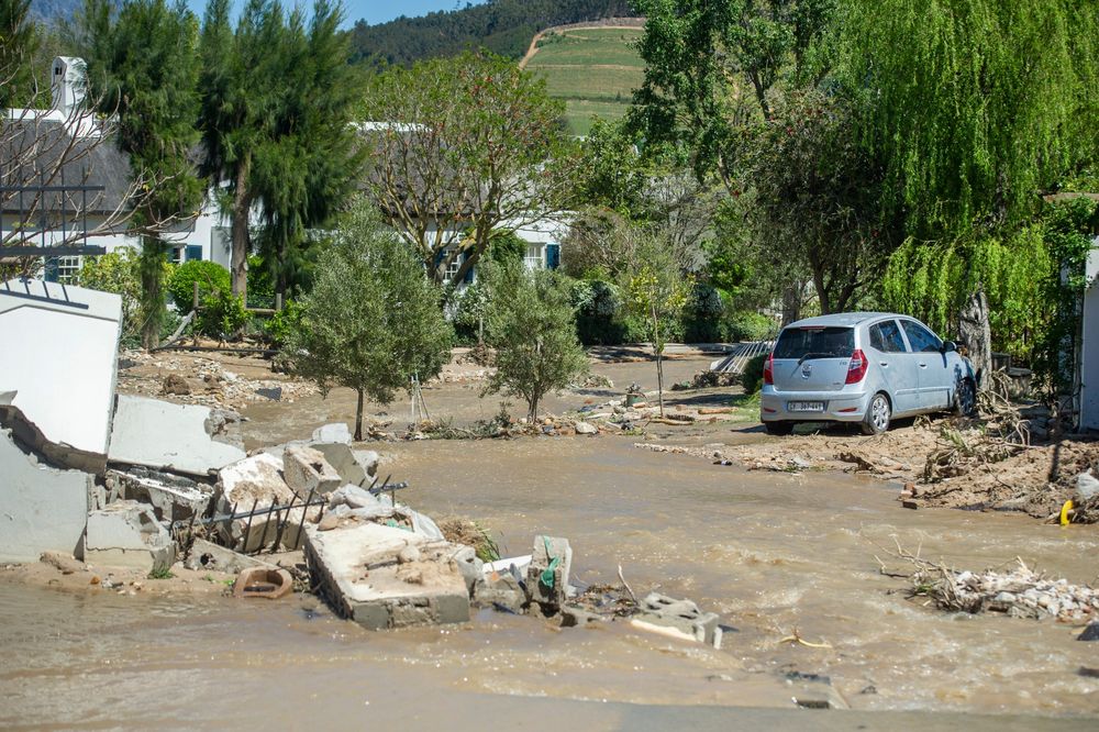 Damage to roads in the Western Cape due to floods costs R1.8 billion