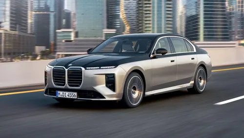 BMW 7 Series facelift debuts with Neue Klasse tech, fresh design and EV range boost