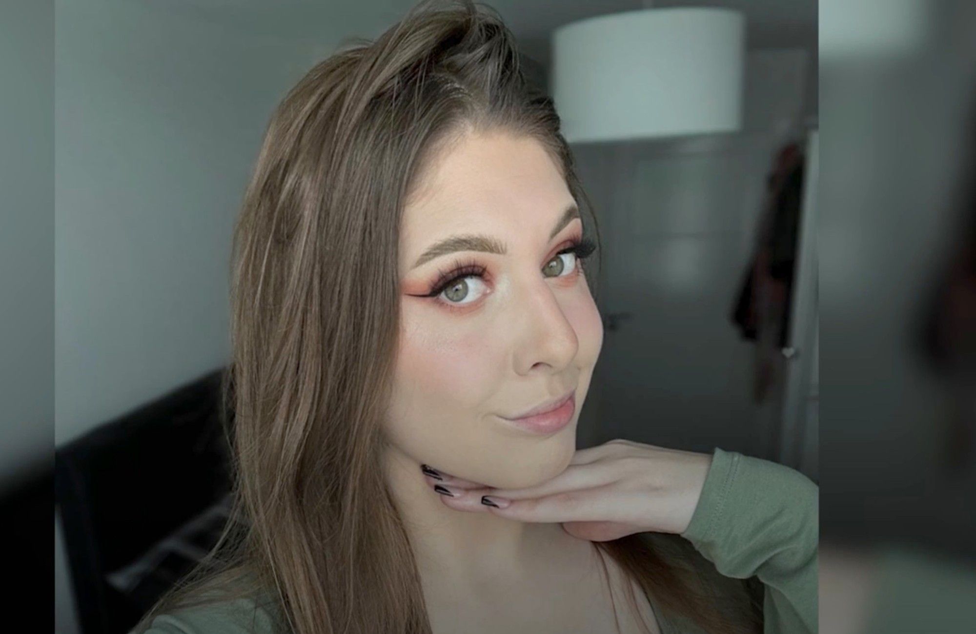 WATCH: 2 metre tall woman is fetishised by men who want her to crush them  with her feet