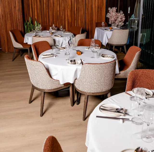 This earthy aesthetic is not only sophisticated, but also achieves a beautiful balance between modern refinement and a cosy, inviting atmosphere.