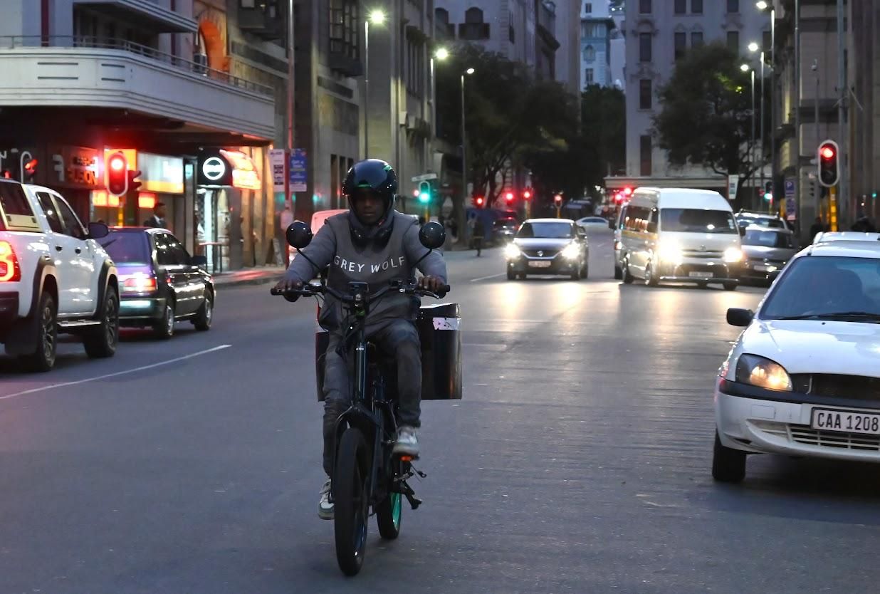“Experience the Future: Major Mobile Operator Unveils Innovative Delivery Service Right to Your Door!”