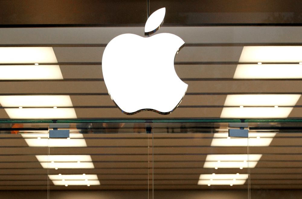 US duties spare Apple but hit cloud industry