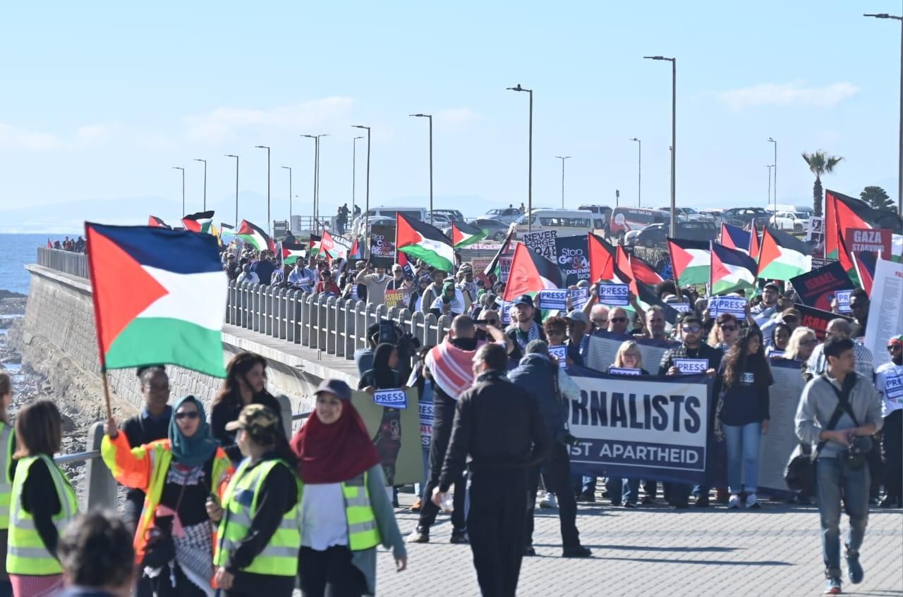 South African journalists protest against the murder of Palestinian reporters