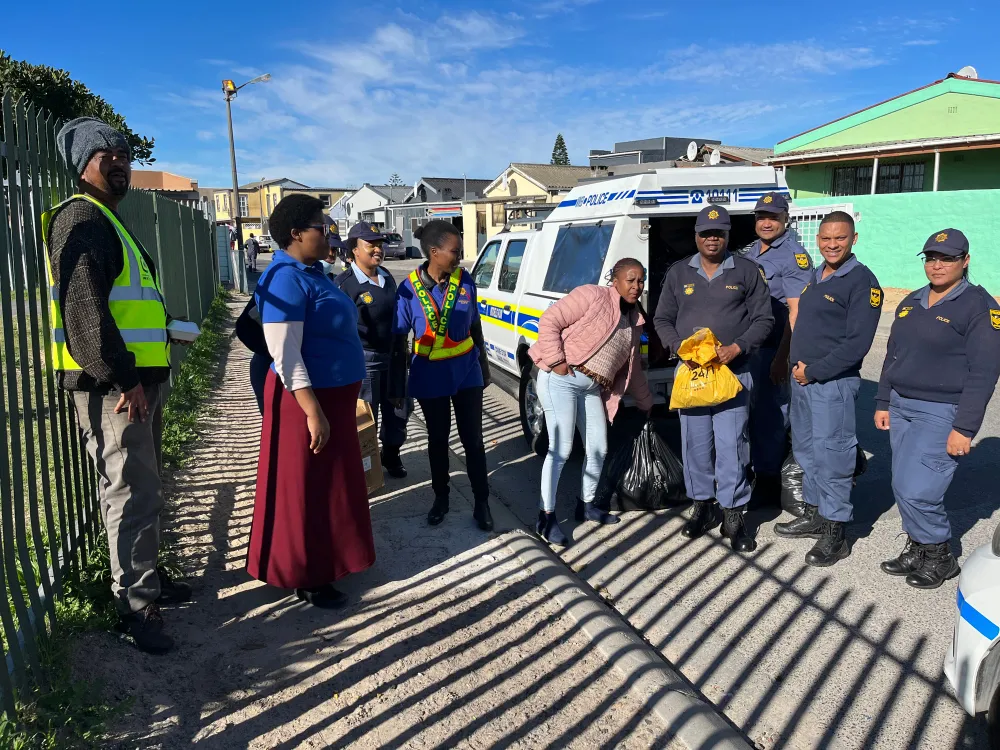 ’Plain SAPS extend a helping hand