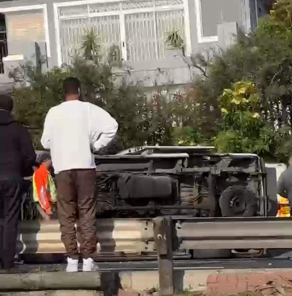 12 passengers hurt after Quantum flips on Nelson Mandela Boulevard
