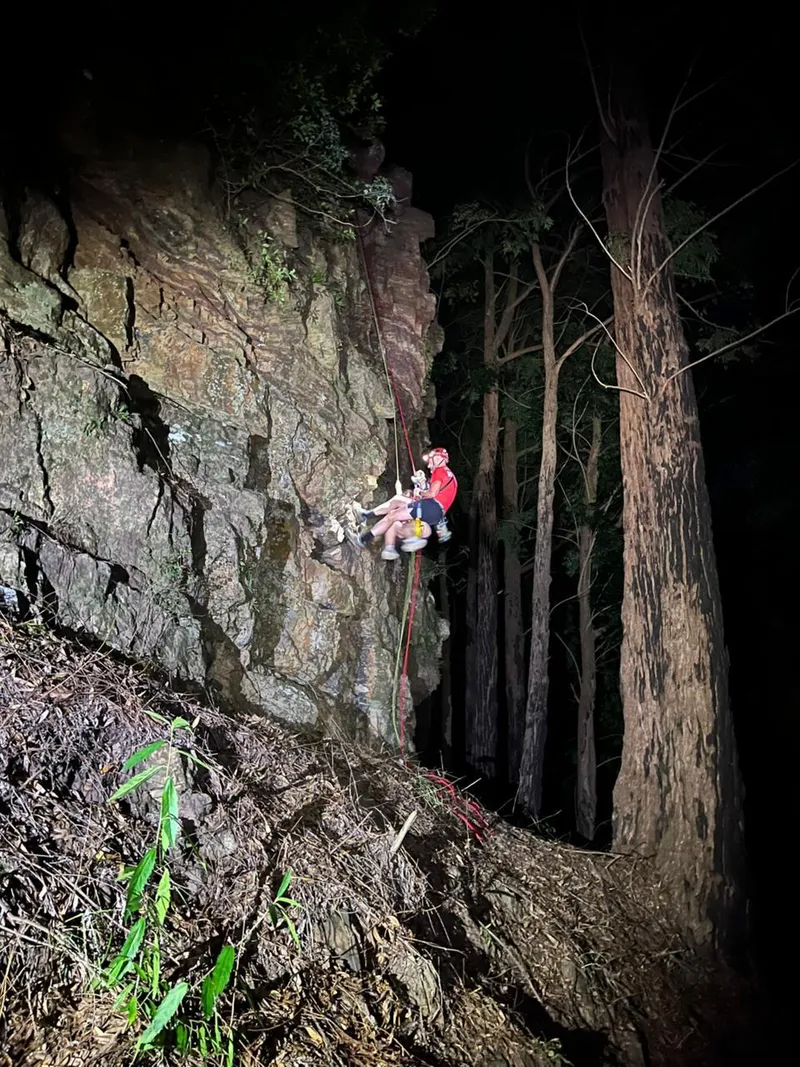 Daring rescue operation saves stranded hikers on Devil’s Peak
