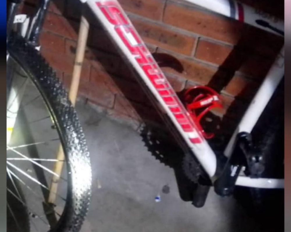 Delft oupa soek sy bike after armed robbery