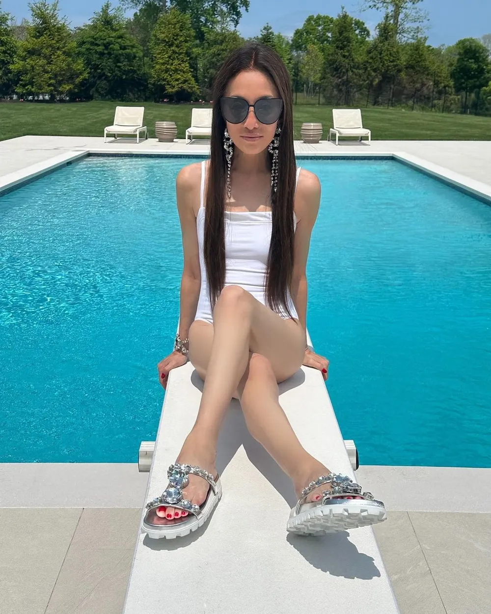 LOOK: Vera Wang looks half her age in new poolside photos