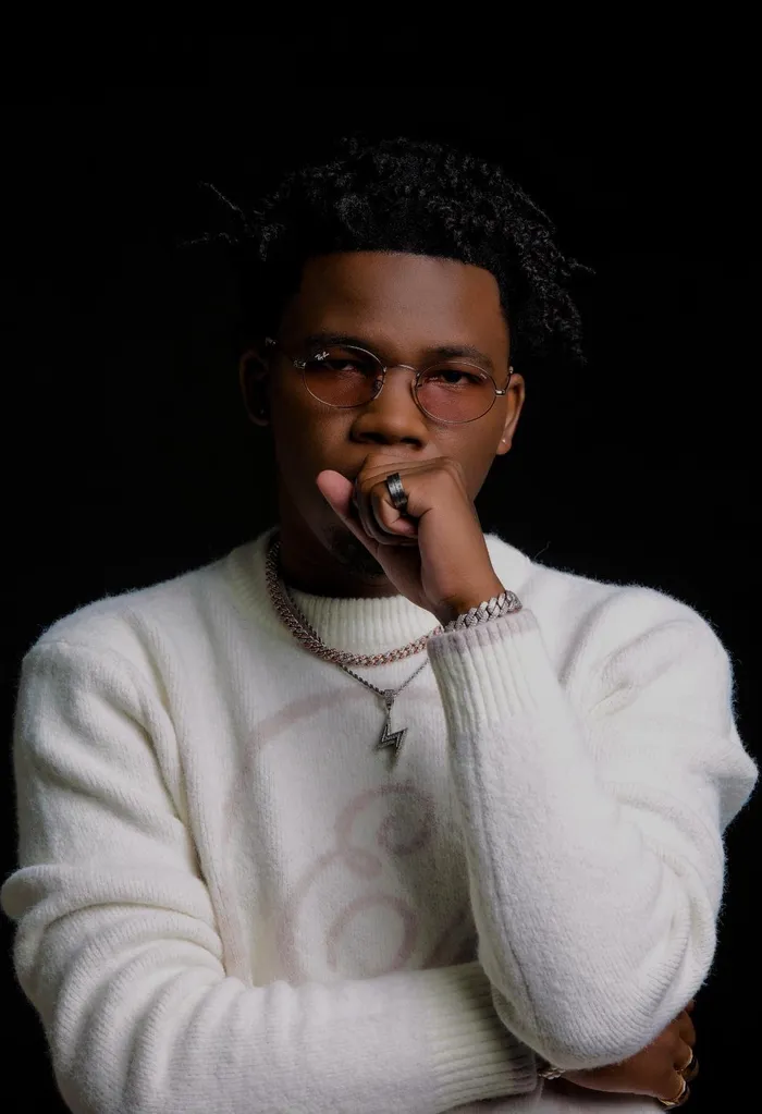 Tellaman continues to prove why he remains one of South Africa’s most respected R&B voices through his collaboration with Nasty C on "Big Timing". 