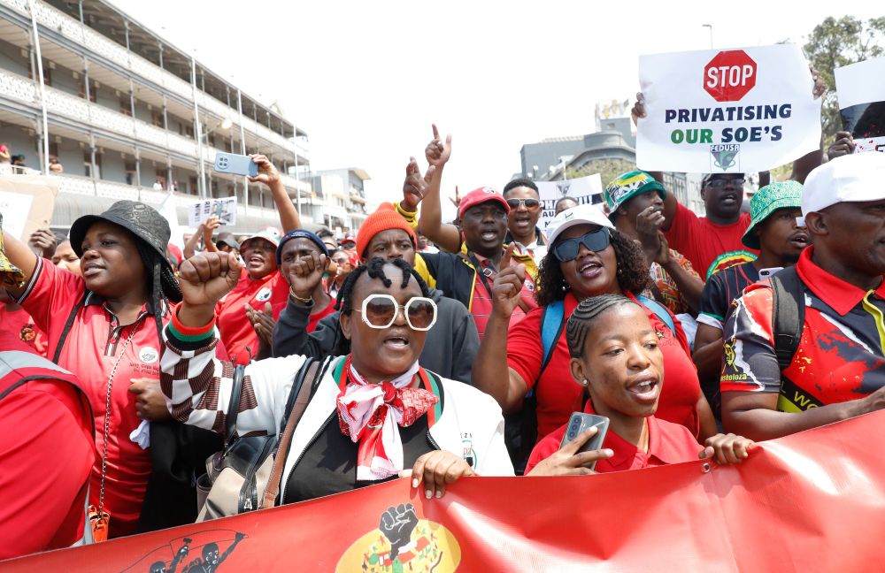 Cosatu leads economic distress strike