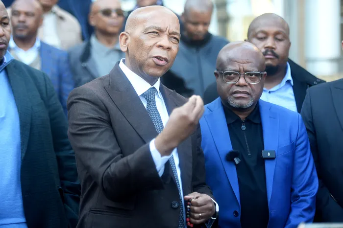 City of Joburg Mayor Dada Morero has met with the Minister of Electricity, Dr Kgosientsho Ramokgopa, following the R5 billion Eskom debt and threats to the electricity supply.