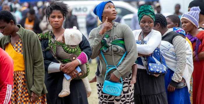 MORE than 1 000 Malawian nationals have sought shelter outside Sherwood Hall
in Sydenham, Durban, after fleeing violence and intimidation in informal
settlements in Clare Estate.