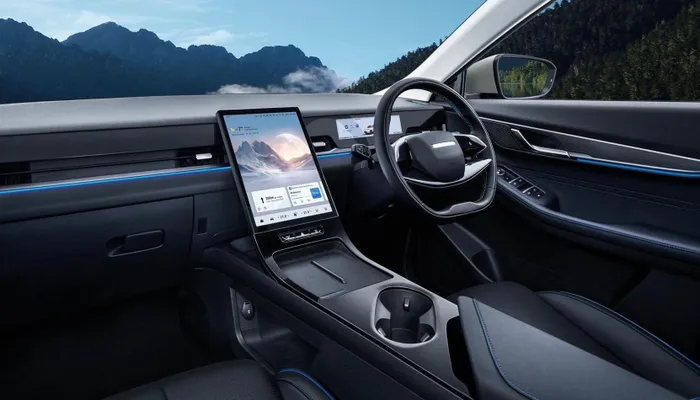 The Jaecoo J5 interior focuses on a clean, modern design with a tech-heavy layout.