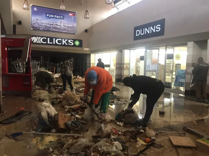 The community of Orlando in Soweto in clean up mode at Bara Mall in the aftermath of the looting that took place in their area. Video: Itumeleng English/African News Agency(ANA)