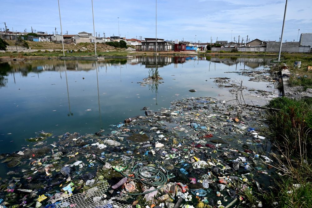 Le centre FIFA de Khayelitsha ravagé par les eaux usées