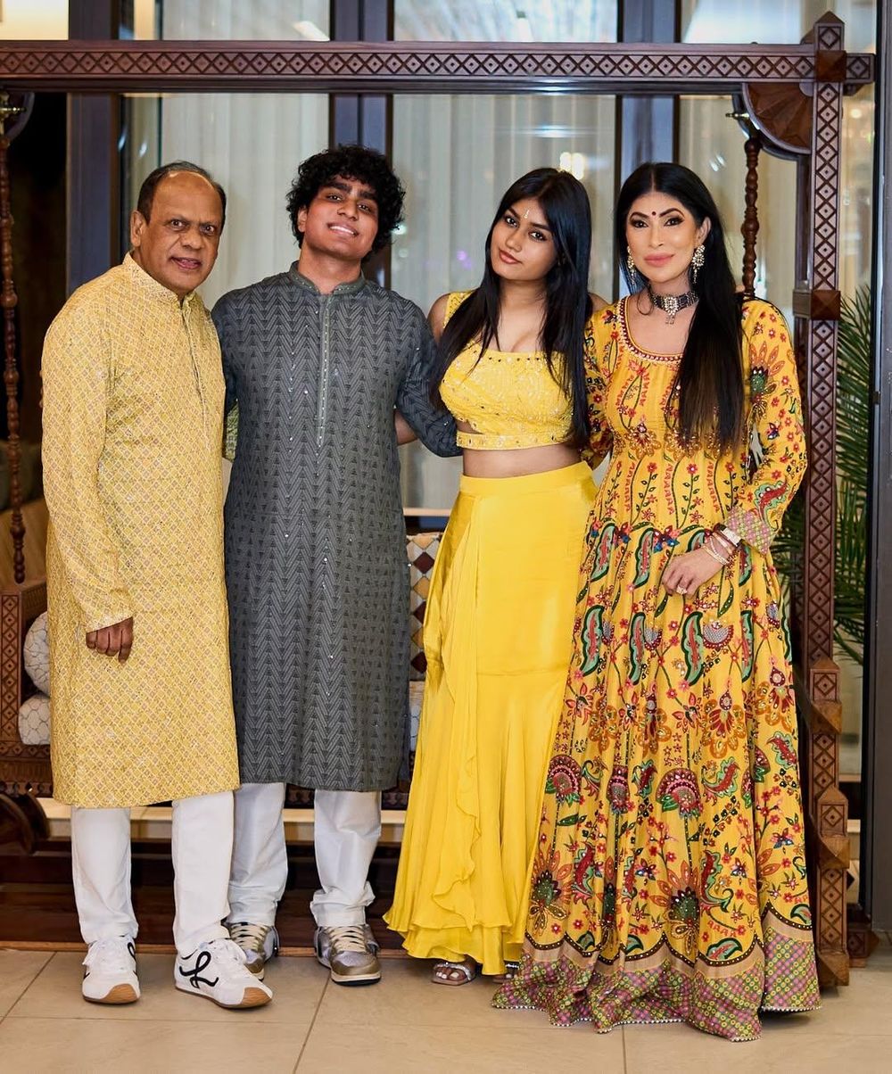 billionaire-vivian-reddy-s-diwali-clean-up-video-goes-viral-dividing