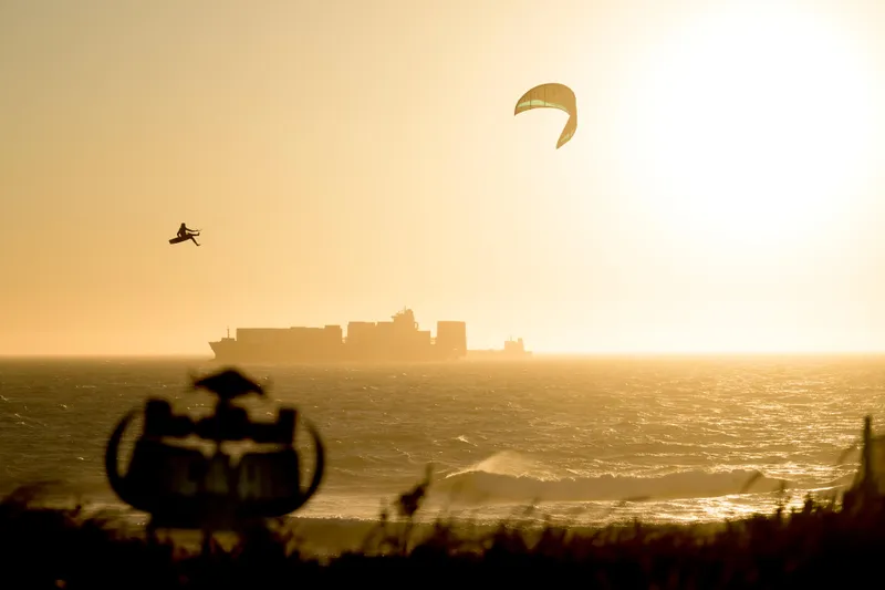 Star kiteboarders soar as King of the Air returns