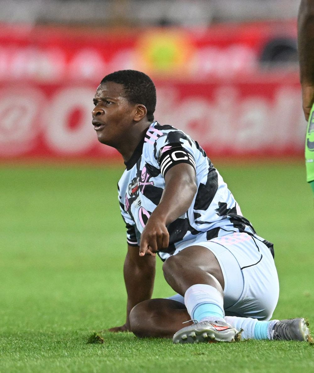 Broos blasts Mbokazi for ‘unprofessional’ conduct after missing return ...