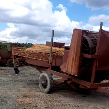 Mining stand-off near Barkly West as police probe alleged fraud