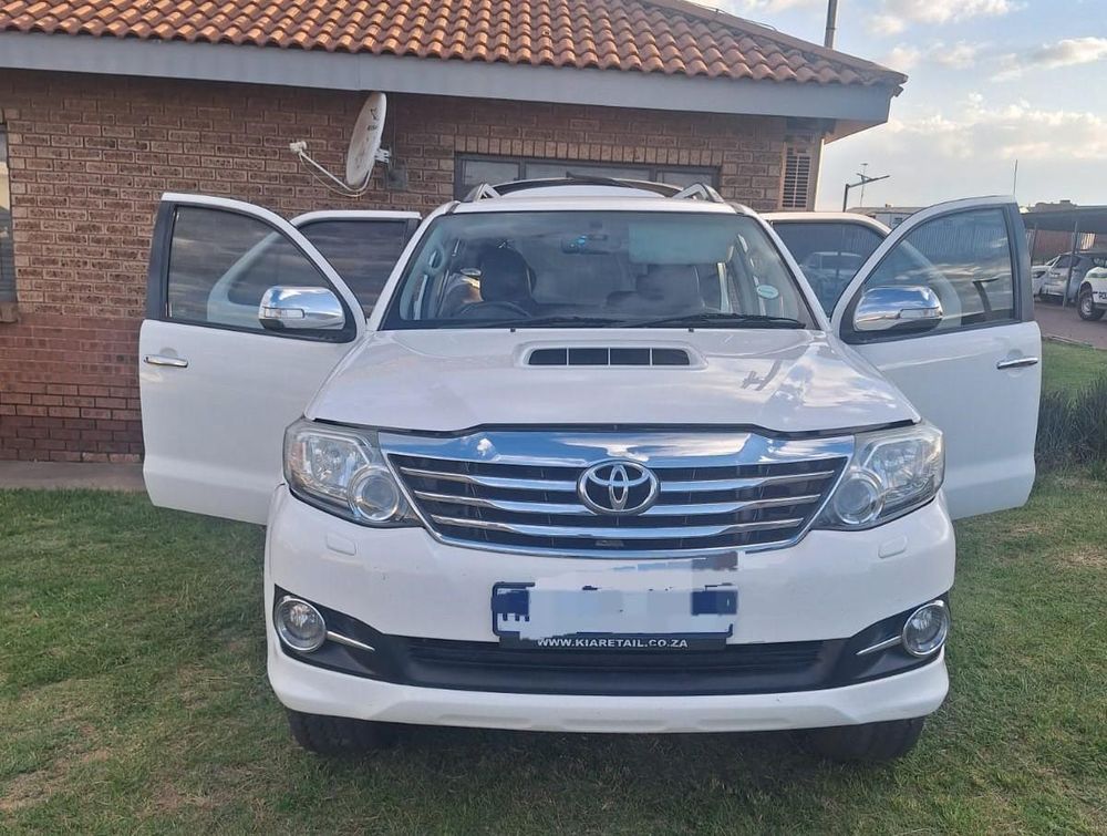 Police intercept stolen Toyota Fortuner on N4 route to Mozambique, three arrested