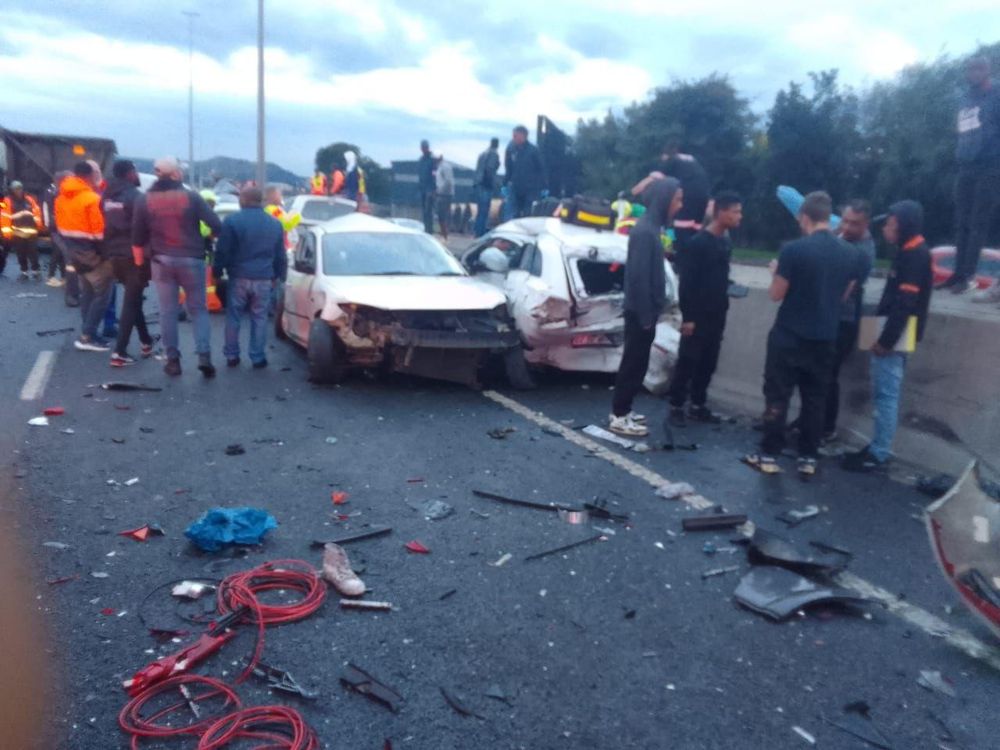 LOOK: Over 20 vehicles crash on the N12 Westbound at Edenvale Road ...