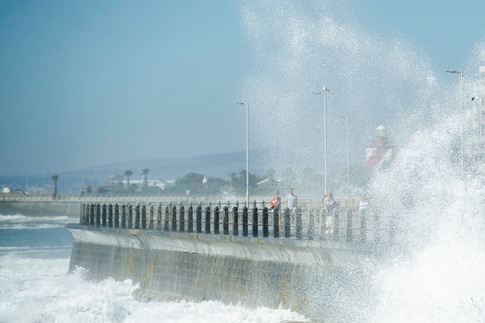 SA Weather issues weather warning for damaging winds in Cape Town