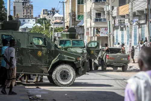 Gunfire in Somalia’s capital follows clashes between rival political factions