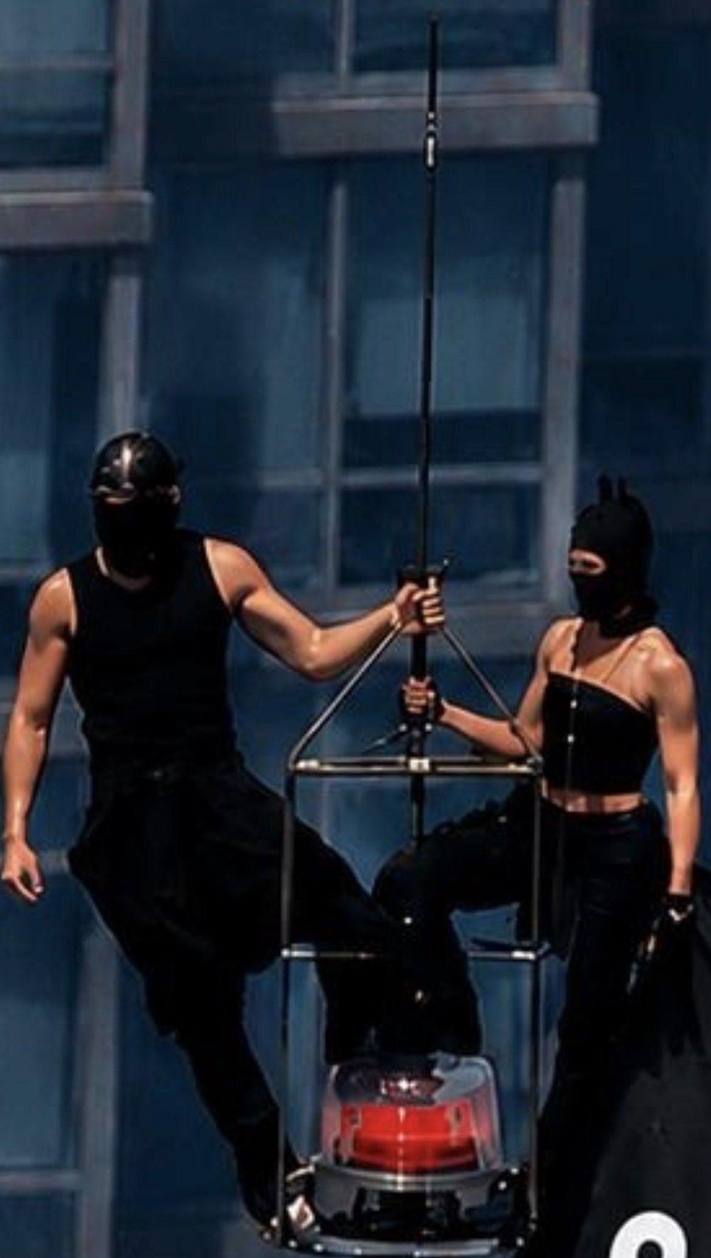 Daredevil couple hit a new high after an Empire State Building proposal ends in handcuffs