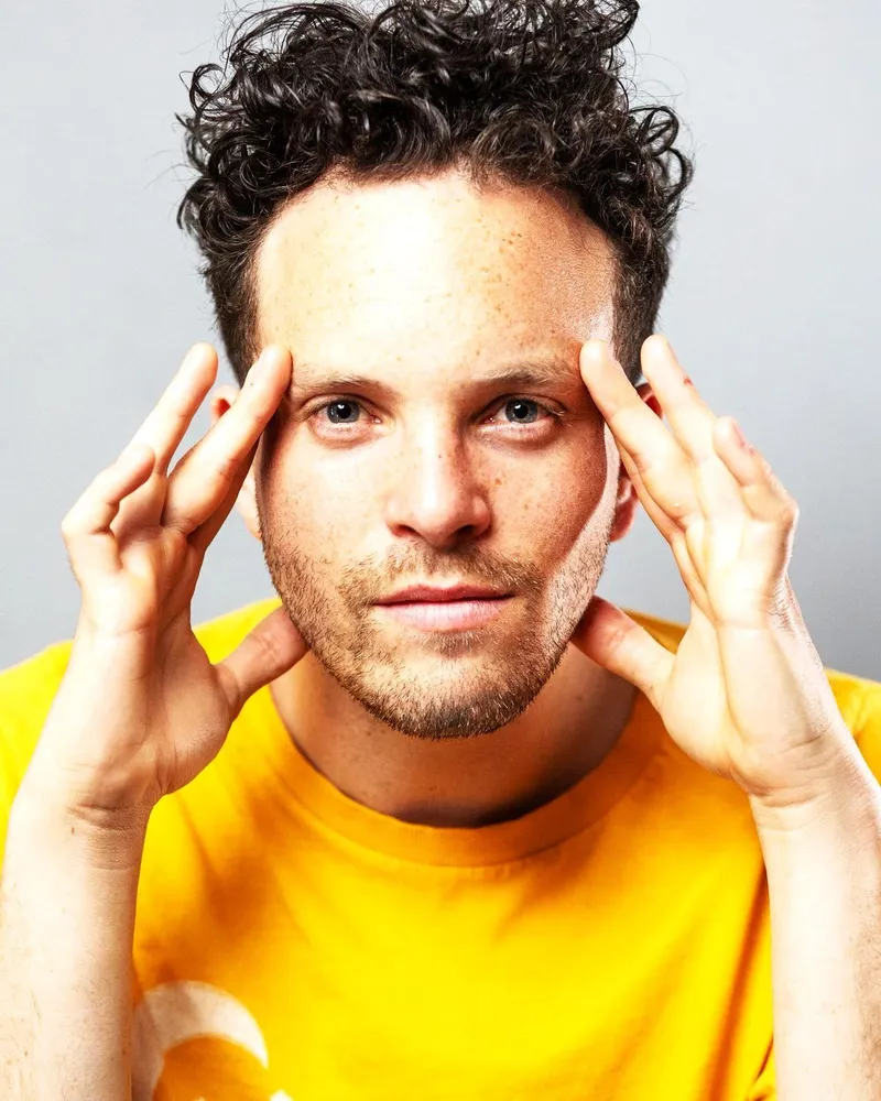 Discover the enchanting Paper Moon theatre production by Jesse Brooks