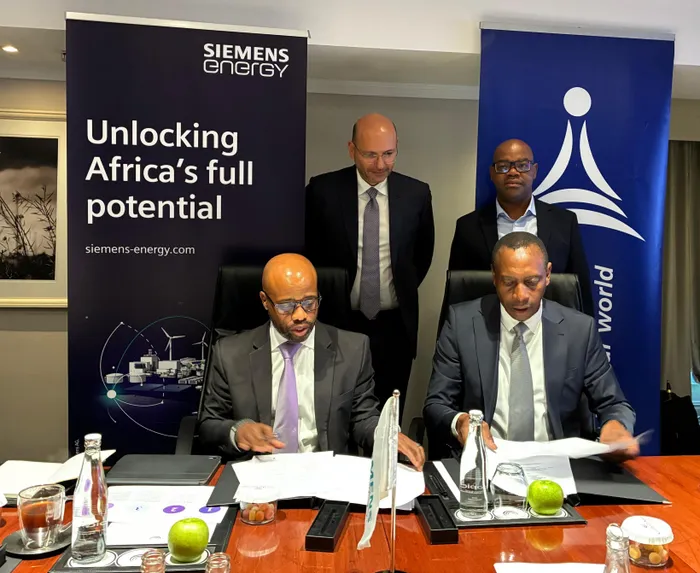 Thabo Molekoa, Siemens Energy Southern and Eastern Africa chairman and managing director, and Necsa Group CEO Loyiso Tyabashe at the signing of the Memorandum of Understanding (MoU) aimed at strengthening collaboration in energy generation and emerging nuclear technologies, including Small Modular Reactors (SMRs).