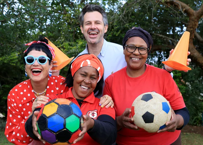 Dr Paul Bushell (back), Jane Linley-Thomas, Nobuhle Miya and Phindile Mashiboane. 