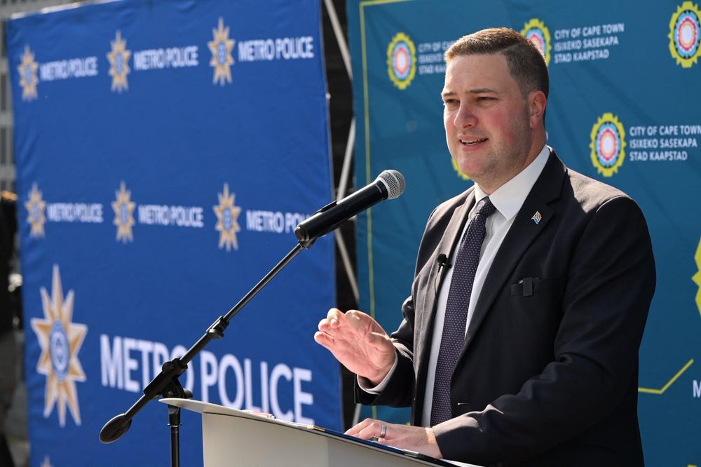Cape Town Mayor takes on Cachalia over Metro Police powers