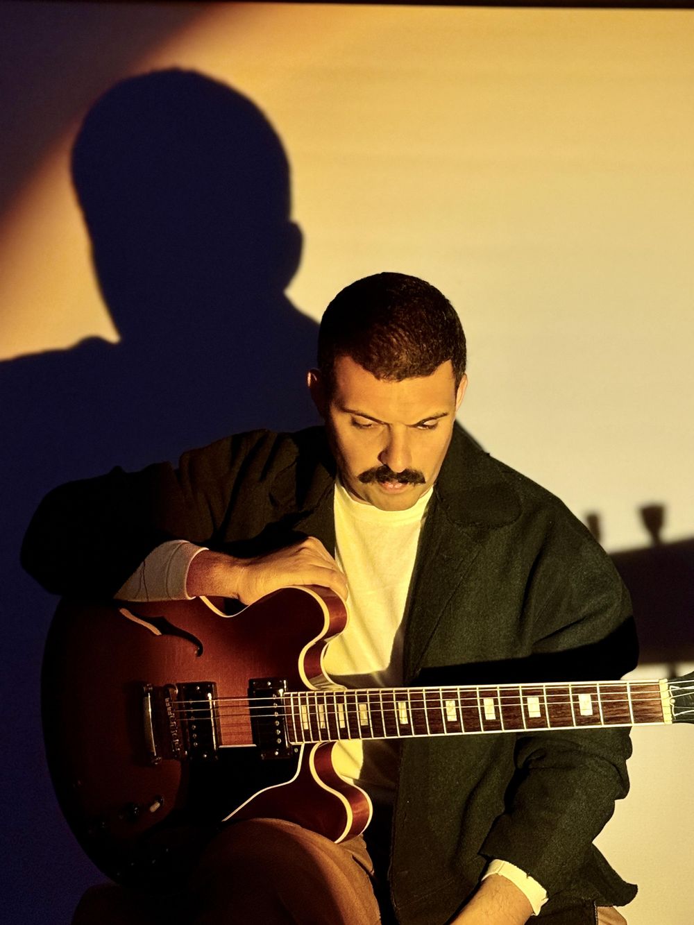 Loki Rothman brings Guitar Addict to Die Boer Theatre