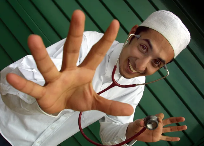 Healthcare Workers 4 Palestine SA and Gift of the Givers partner to host comedy night for Ubuntu with performances by Riaad Moosa and Zayn Sibda (Prof Zee) is scheduled to take place on July 18 from 7pm to 9.30pm at the Venue on Par, Wynberg, marking the official campaign launch. Pictured: Dr. Riaad Moosa physician and comedian.