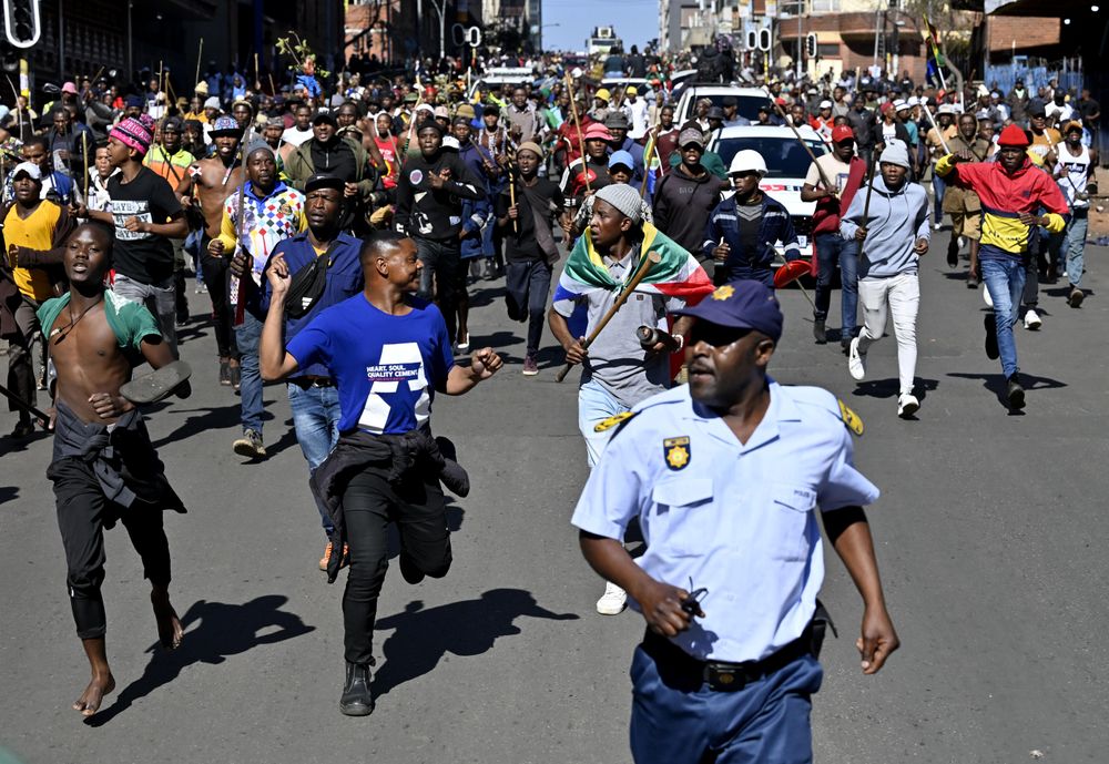 Limpopo police arrest over 100 undocumented foreign nationals following ...
