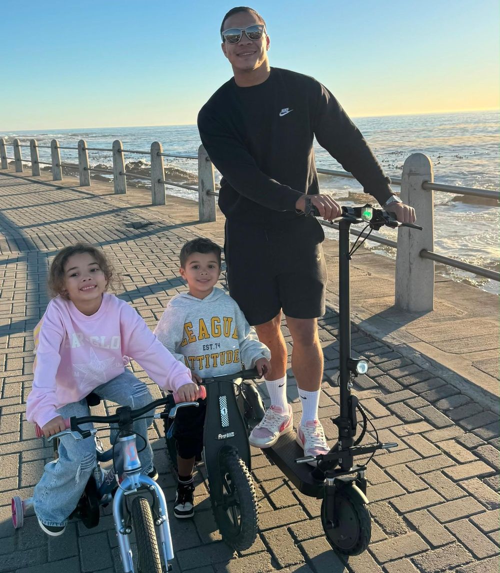 Cheslin Kolbe shares joyful moments in Cape Town after years away