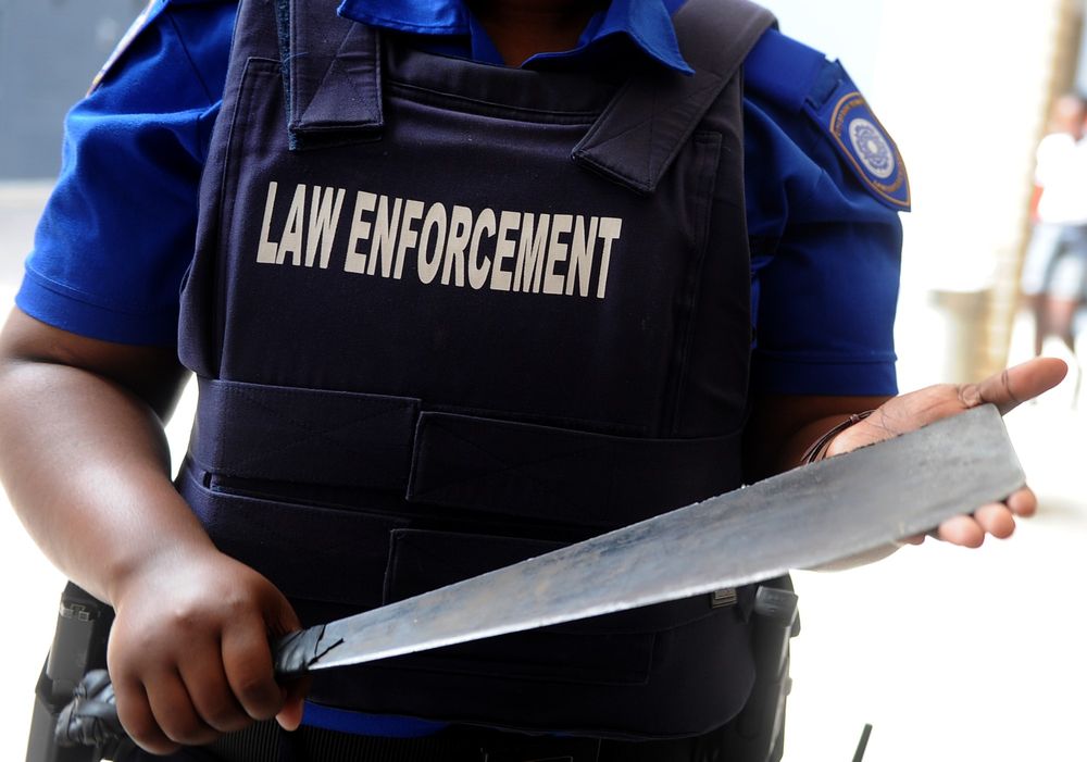 SAPS launches manhunt for Zimbabwean man after girlfriend's fatal stabbing in Limpopo