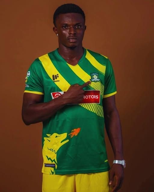 Ghana footballer Dominic Frimpong dies after robbery attack on team bus