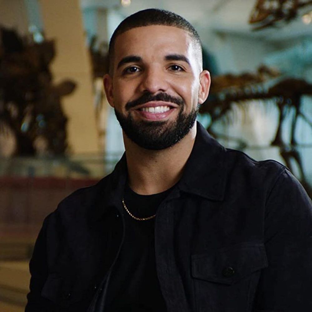Drake re-signed to UMG in deal worth about $400m