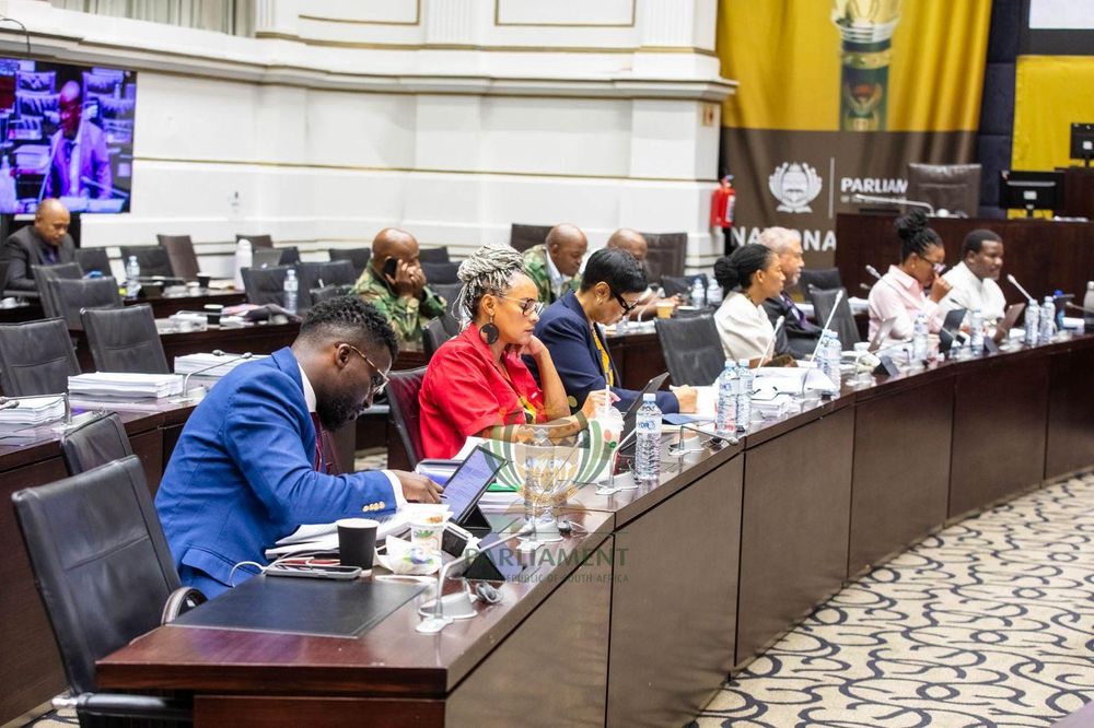 Abgeordnete streiten über Sicherheitsforderungen, als O'Sullivan und ...