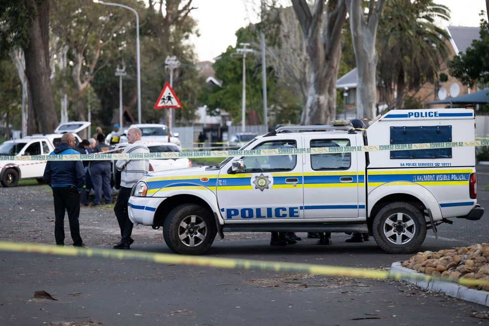 Two suspects shot dead on the way to commit robbery as one escaped ...