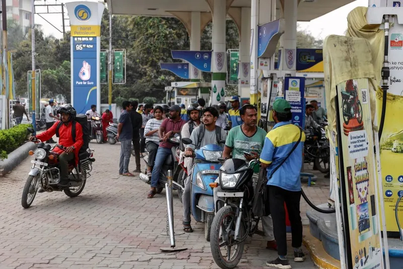 India's Oil Strategy: Balancing Risks Between Hormuz and Moscow